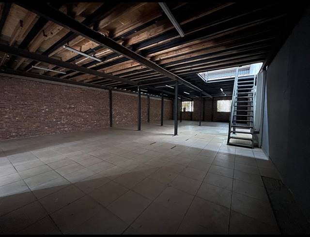 290M² WAREHOUSE TO LET IN HENNOPSPARK